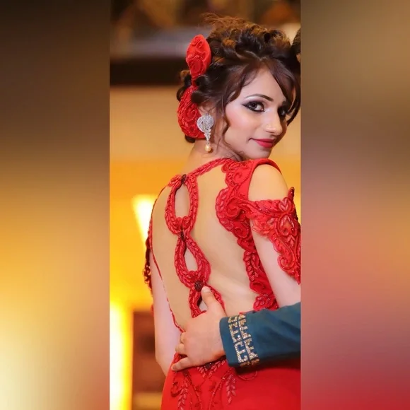 Fishtail Gown - Picture 4 of 4